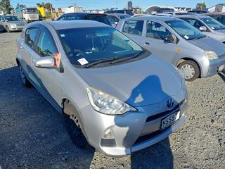 2014 Toyota Aqua Hybrid Hatch Photo