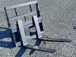 Wolverine MPF-11-2500G Pallet Forks Forklift (GP) Photo