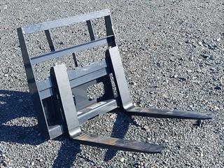 Wolverine MPF-11-2500G Pallet Forks Forklift (GP) Photo