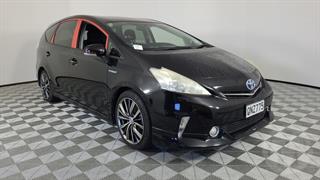 2011 Toyota Prius Alpha 4D Station Wagon Photo