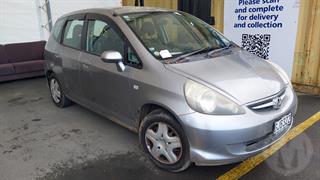 2006 Honda fit Hatch Photo