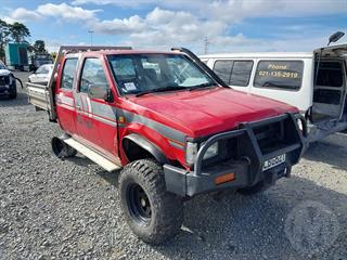 1990 Nissan Datsun Cab Chassis Photo