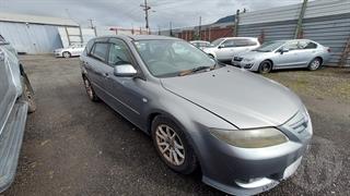 2004 Mazda Atenza Station Wagon Photo
