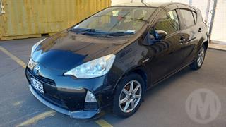 2014 Toyota Aqua Hybrid Hatch Photo