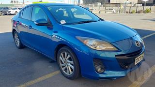 2012 Mazda Axela Sedan Photo