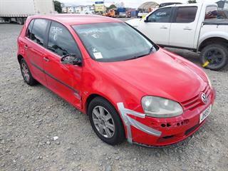2005 Volkswagen Golf Hatch Photo
