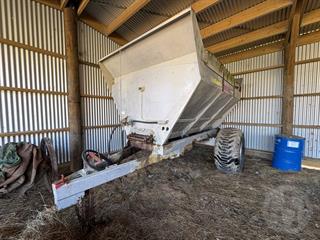 2007 Robertson SP 560 SA Trailed Spreader Photo