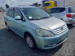2001 Toyota Ipsum Station Wagon Photo