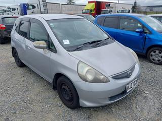 2005 Honda fit Hatch Photo