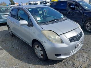 2005 Toyota Vitz Hatch Photo