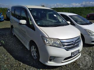 2011 Nissan Serena Mini Bus Photo