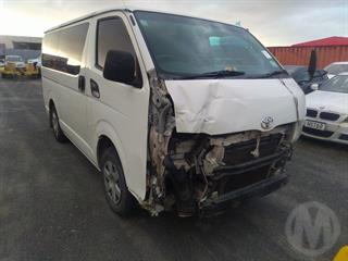 2005 Toyota Hiace Van Photo