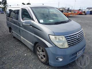 2006 Nissan Elgrand Station Wagon Photo