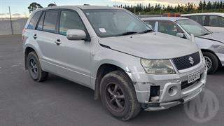 2006 Suzuki Escudo Station Wagon Photo