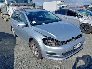 2014 Volkswagen Golf Tsihighlinewagon 1. Station Wagon Photo