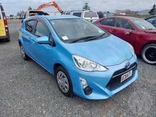 2016 Toyota Aqua Hybrid Hatch Photo