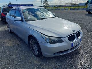 2004 BMW 530i Sedan Photo