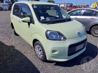 2014 Toyota Porte Hatch Photo