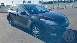 2010 Mazda Axela Station Wagon Photo