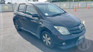 2004 Toyota IST Hatch Photo