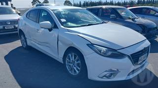 2013 Mazda Axela Station Wagon Photo