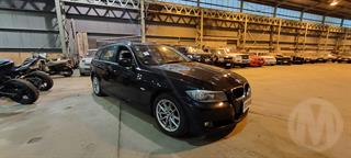 2010 BMW 320i Sedan Photo