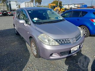 2010 Nissan Tiida Hatch Photo