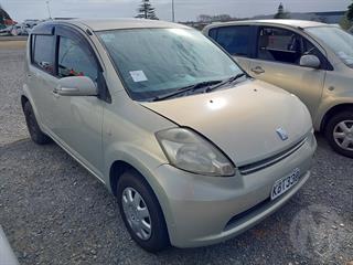 2005 Toyota Passo Hatch Photo