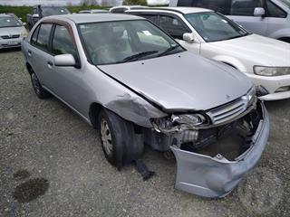 2000 Nissan Pulsar Sedan Photo