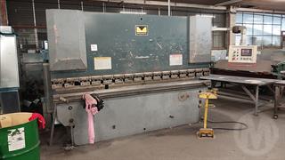 2006 Metalmaster 63T Hydraulic Brake Press Engineering Equipment Photo