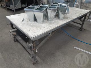 Steel Wheeled Workbench Engineering Equipment Photo