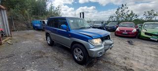 2000 Mitsubishi Pajero IO Station Wagon Photo