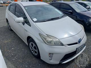 2013 Toyota Prius Hybrid Hatch Photo