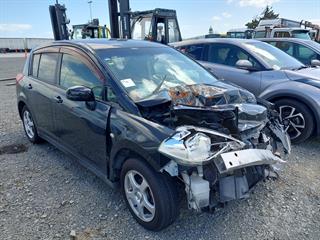 2004 Nissan Tiida Hatch Photo