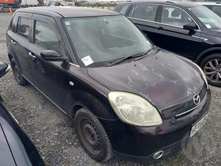 2005 Mazda Verisa Hatch Photo