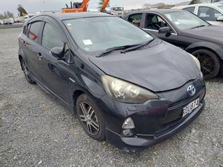 2013 Toyota Aqua Hatch Photo