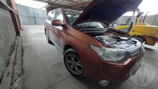 2013 Mitsubishi Outlander 2.2D VRX Station Wagon Photo