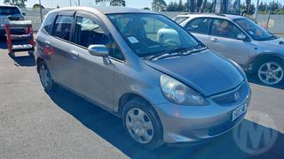 2005 Honda fit Hatch Photo