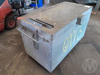 Mobile Steel Tool BIN Engineering Equipment Photo