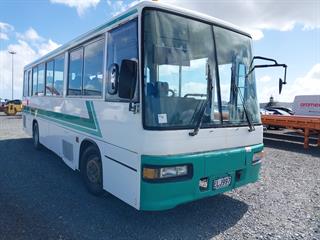 1998 Isuzu Journey Bus GCM 12,100kg Photo