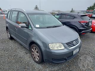 2004 Volkswagen Touran 2.0 FSI TIP Station Wagon Photo