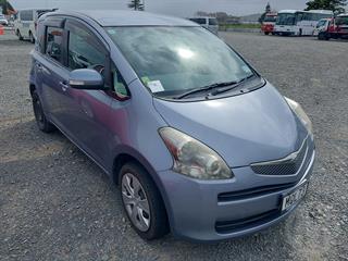 2010 Toyota Ractis Hatch Photo