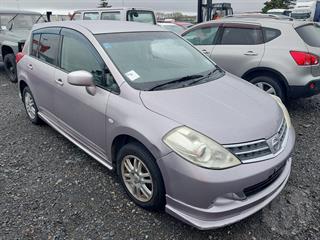 2010 Nissan Tiida Hatch Photo