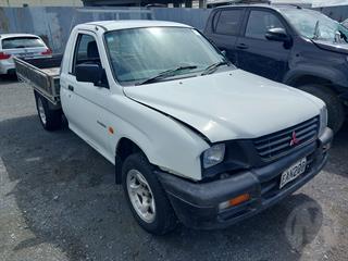 2000 Mitsubishi L200 2WD 2.4P S/cab M X-cab Utility Photo