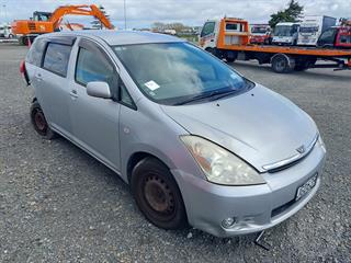 2004 Toyota Wish Station Wagon Photo