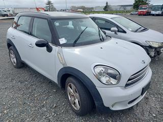 2015 BMW Mini Cooper D Crossover Hatch Photo