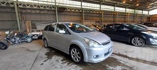 2004 Toyota Wish Station Wagon Photo