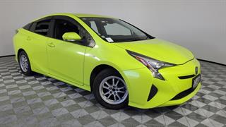 2016 Toyota Prius Hybrid 5D Hatch Photo