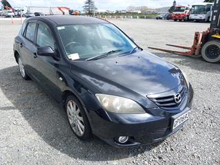 2004 Mazda Axela Hatch Photo