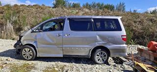 2004 Toyota Alphard Station Wagon Photo